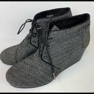 Toms Black Herringbone Desert Wedge Booties
